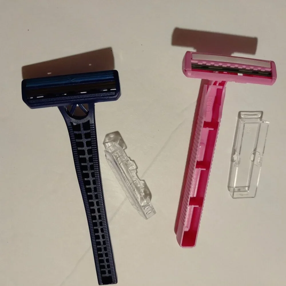 DISPOSABLE RAZORS- LOT-NEW -TOTAL OF 15-NEW